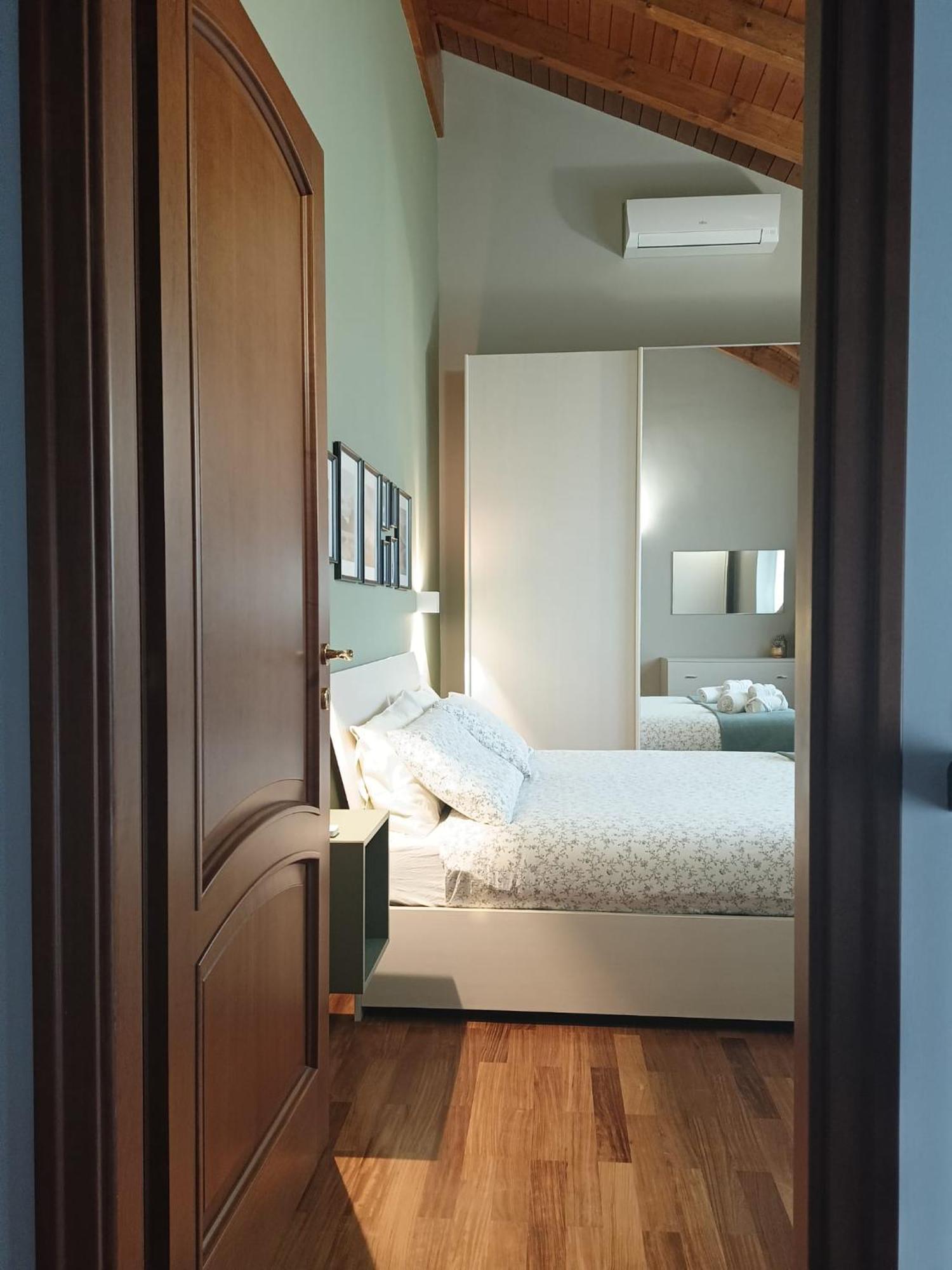 Apartment Misiadele Carnago Luaran gambar